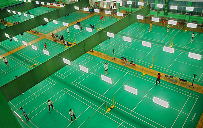 硅PU羽毛球場