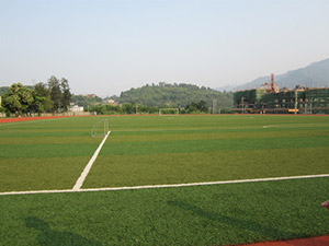 3750平方足球場人造草——漳平一中完工！